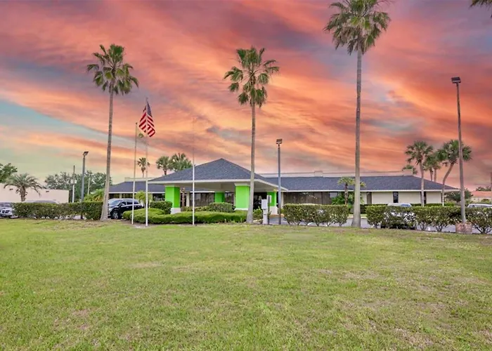 2 Beds With Pool, Parking, Wi-Fi & Smart Tv