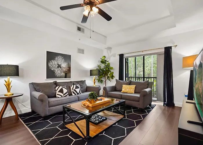 3 Bed - Private Oasis - Completley Immaculate